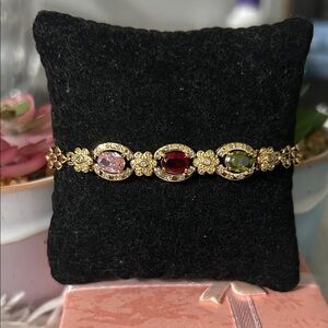 Elegant Gold Bracelet with Multicolor Gemstones